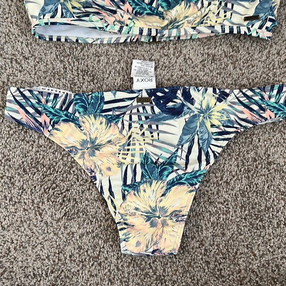 Roxy cheeky bikini size M - Picture 5 of 8